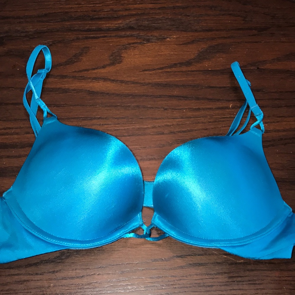 Victoria’s Secret miraculous plunge push up bra